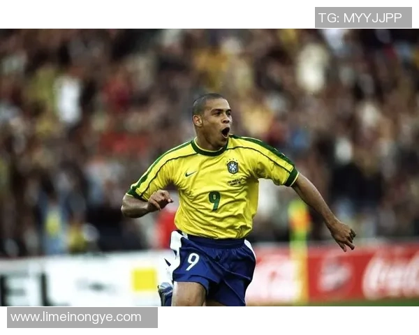 足球历史上的传奇球星如何成就伟大传奇及其背后的故事与奋斗历程 足球历史上的传奇球星如何成就伟大传奇及其背后的故事与奋斗历程